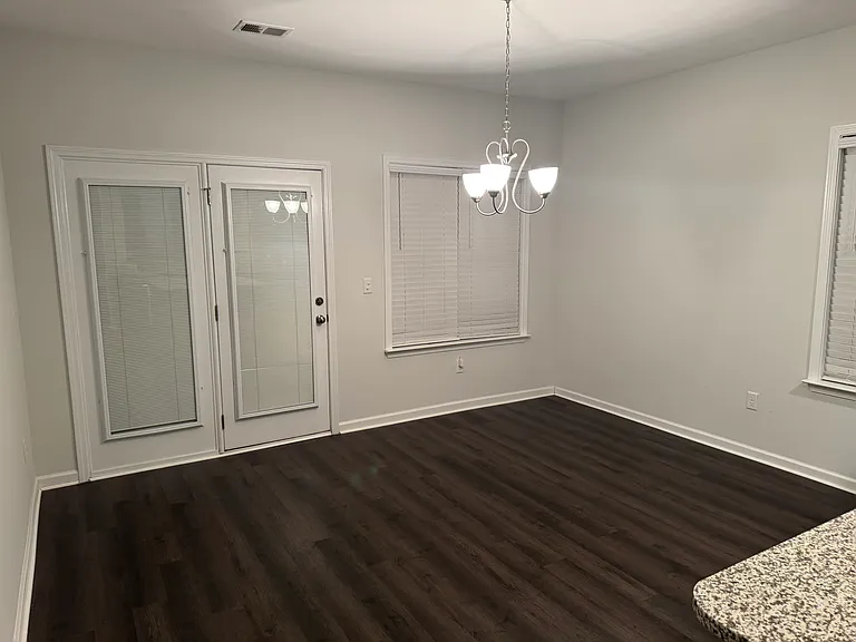 319 Yukon Dr — Photo 6