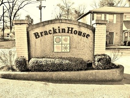 1st image of 404 Brackinhouse Pl