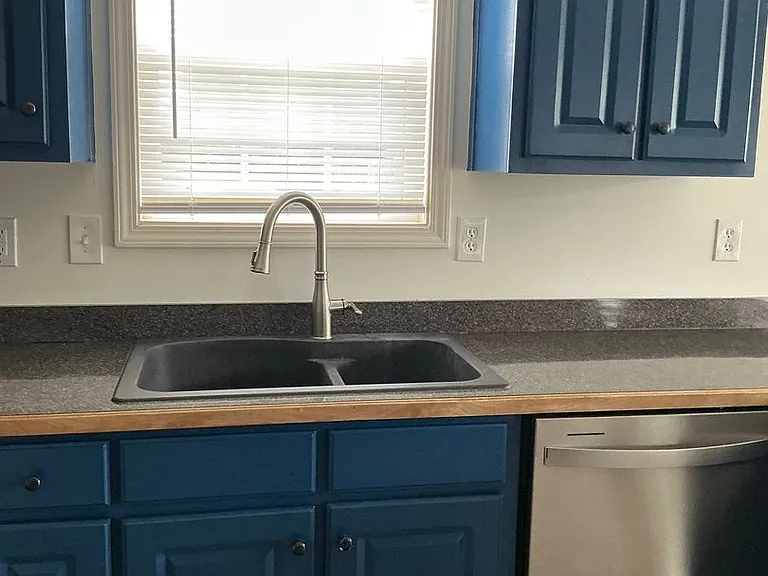 220 Jeremy Dr — Photo 7
