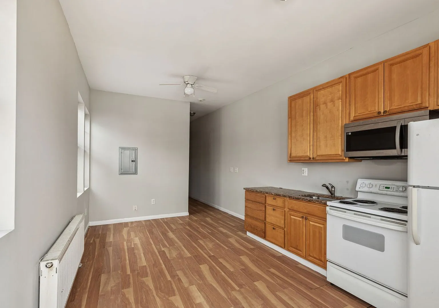 1 bed, $1,090 — Photo 2