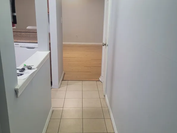 503 Woodbridge Commons Way, Iselin, NJ 08830