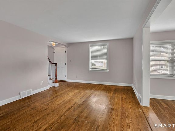 5th image of 17 Crown Street