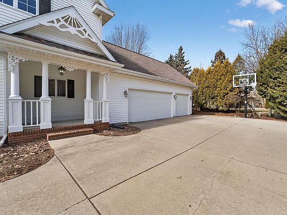 5th image of 1614 Blue Ridge Trail