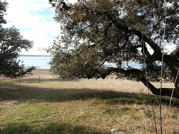 3rd image of 736 Military Dr