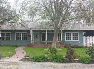 2021 Leoni Dr, Hanford, CA 93230