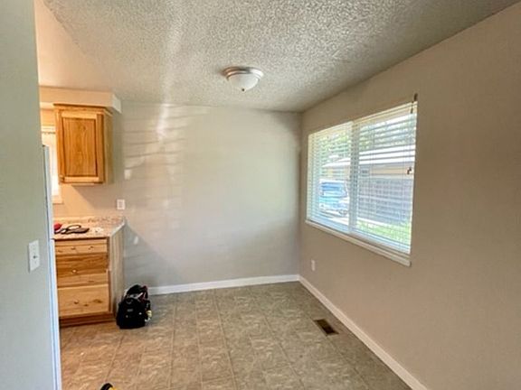 5th image of 1553 SE Skylark Dr