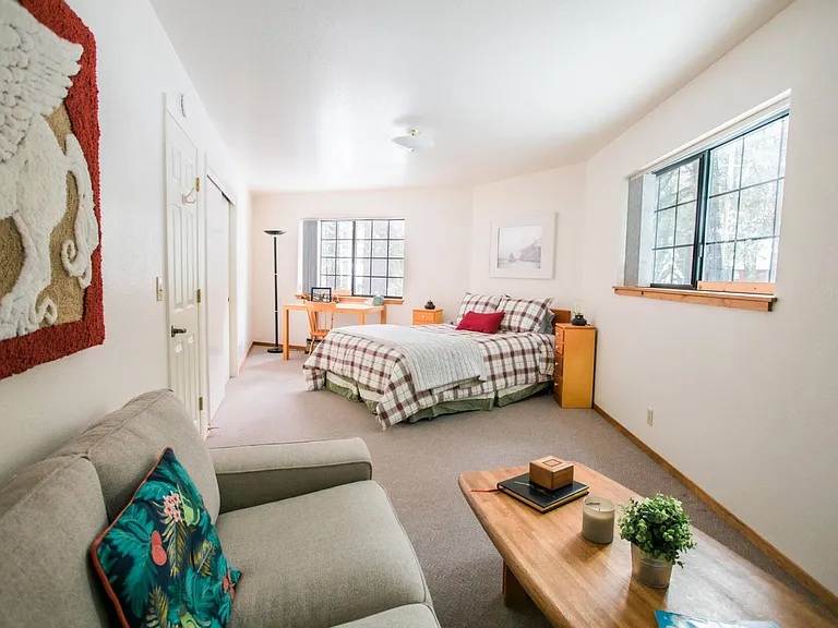 1434 Skyline Dr — Photo 12