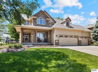 7505 Overview St, Papillion, NE 68046