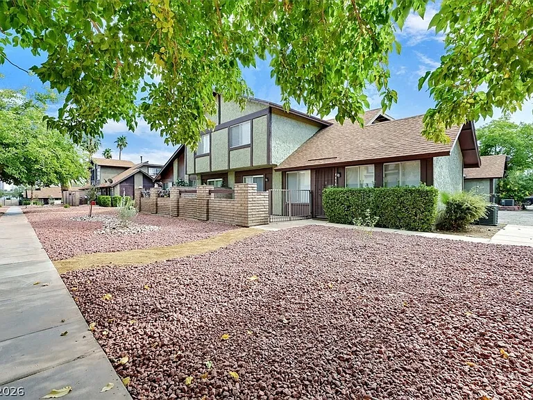 4474 Buena Vista Dr — Photo 2
