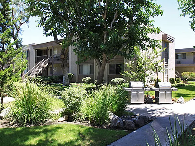 Sutter's Mill Apartments — Photo 12