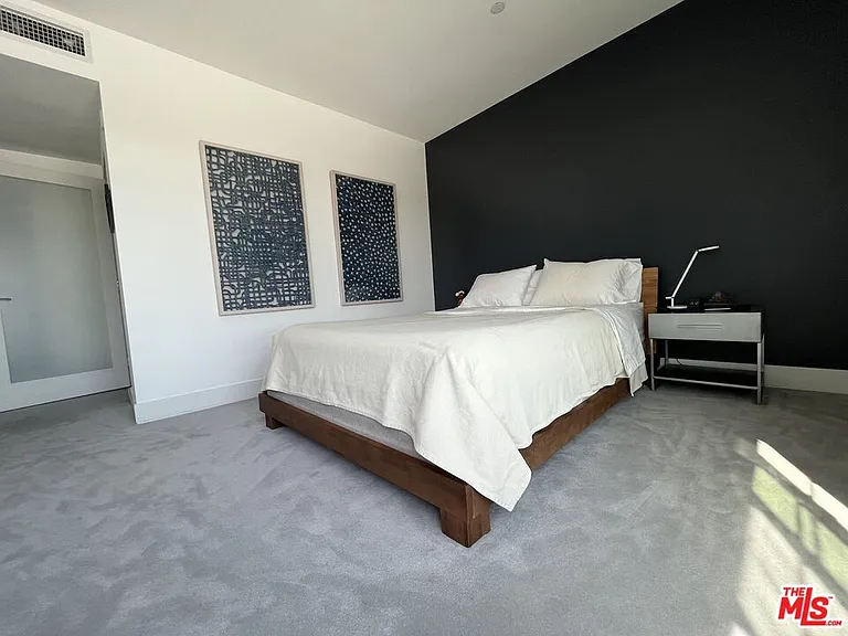 932 N Alfred St #1 — Photo 10