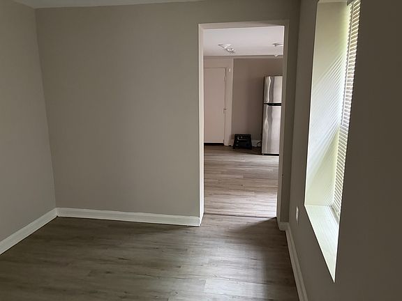 5th image of 875 W Lombard St #2