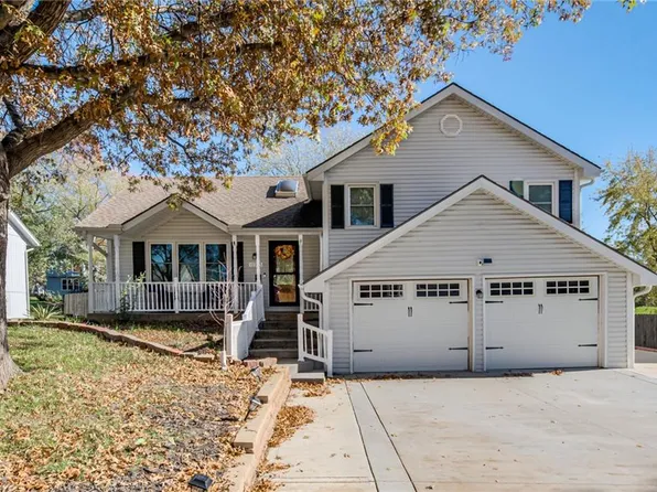 10305 N Forest Ave, Kansas City, MO 64155