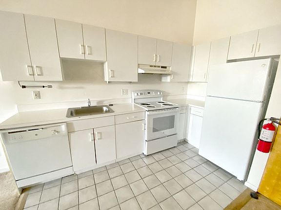 2nd image of 311 W Marshall St Unit 406