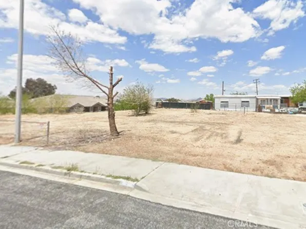 16740 Pebble Beach Dr #51, Victorville, CA 92395