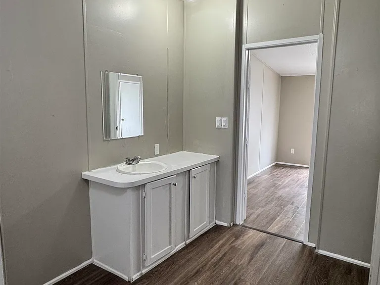 288 W Brooks Rd — Photo 14