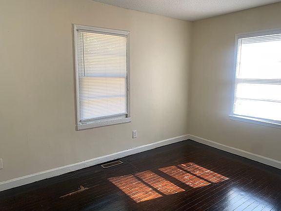 5th image of 914 Wainwright Ave