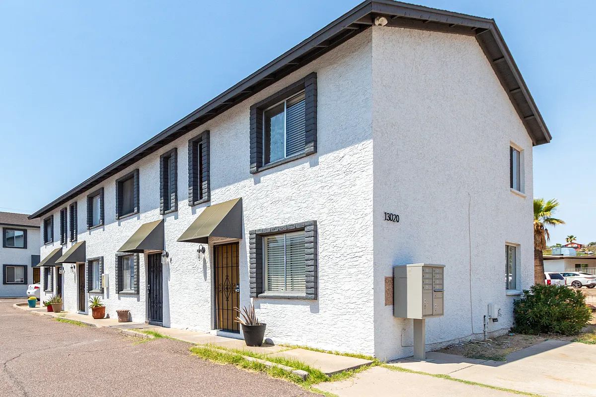 Building Photo - 13020 N 21st Pl #U08