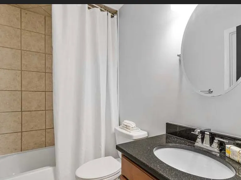 1519 Constitution Ave NE #E-101 — Photo 12
