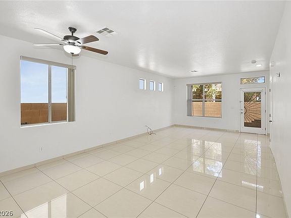 3rd image of 4218 Sugar Dr