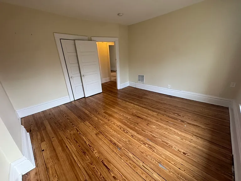 113 E Oakland Ave — Photo 17