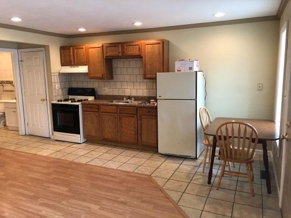 4th image of 537 Carolina Ave
