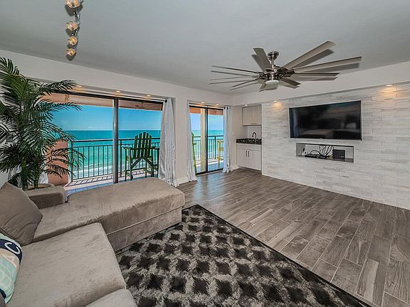 4th image of 19222 Gulf Blvd APT 701