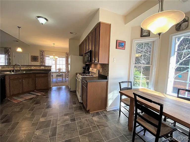 8700 Rockcrest Ct — Photo 33