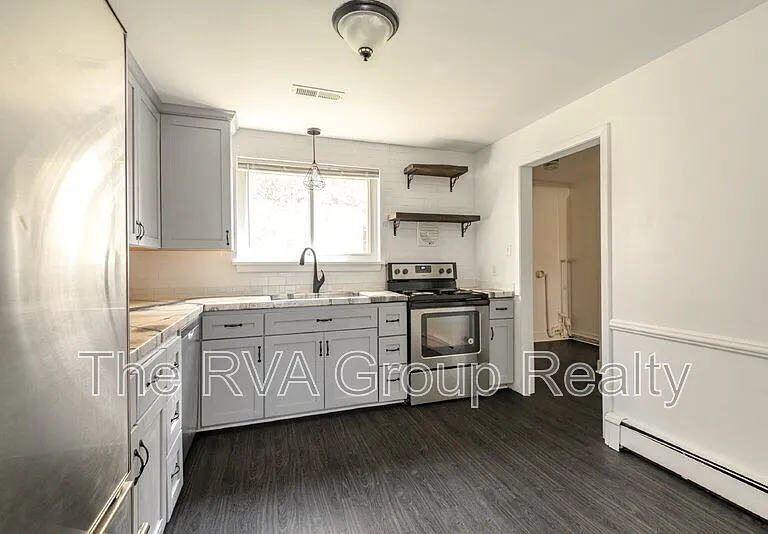 2201 Lydell Dr — Photo 18