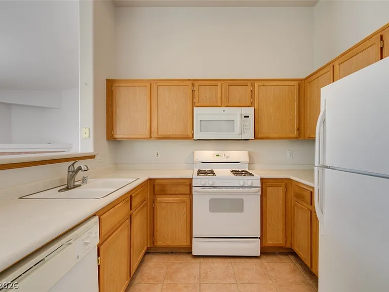 700 Carnegie St #421 — Photo 26