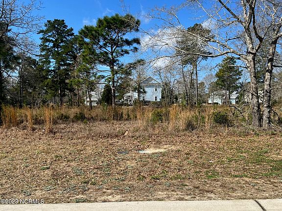 3rd image of 3857 Bay Colony Rd NE