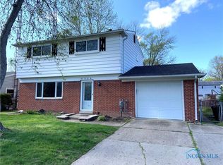 6534 Lincoln Green St, Holland, OH 43528