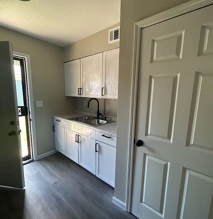 1st image of 1902 S Goodlett St #1931