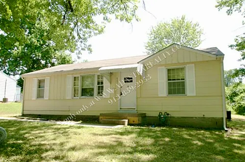 11315 E 77th Ter Photo 1