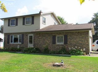 4366 Robindale Dr, Burton, MI 48519