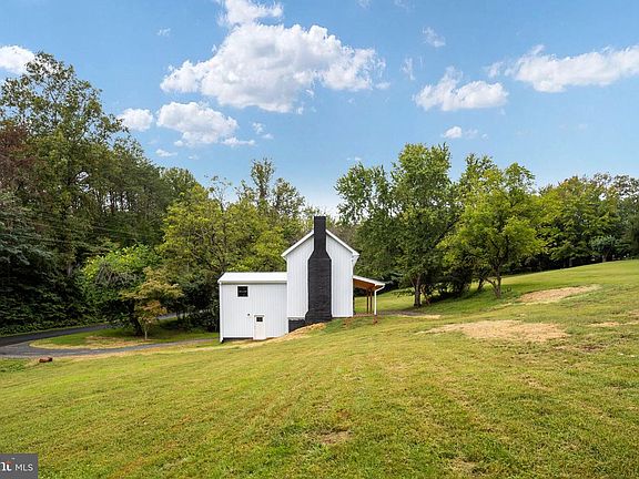 5th image of 871 Chapman Rd