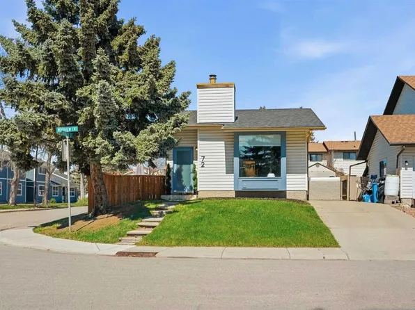 72 S Woodview Ct SW, Calgary, AB T2W 4X4