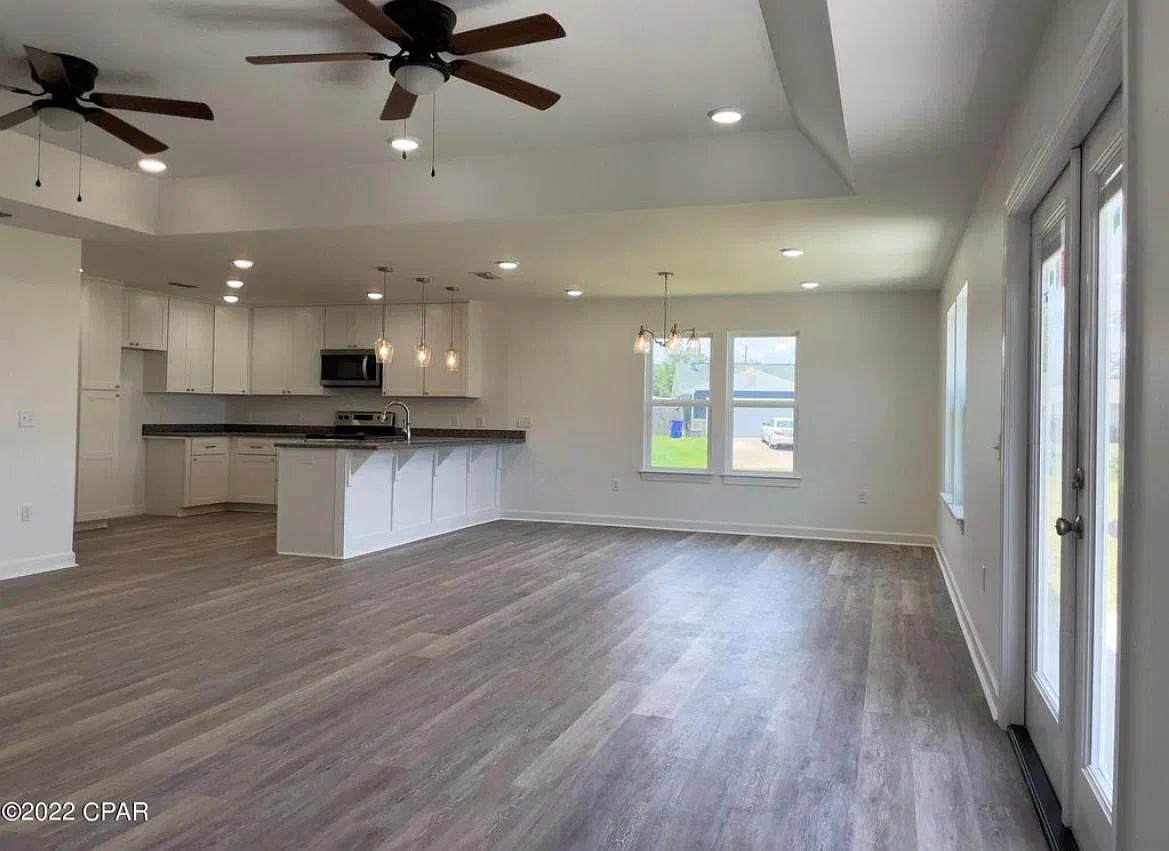 3 bed, 1661 sqft, $2,400 — Photo 2