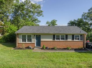 961 Norbourne Ave, Vinton, VA 24179