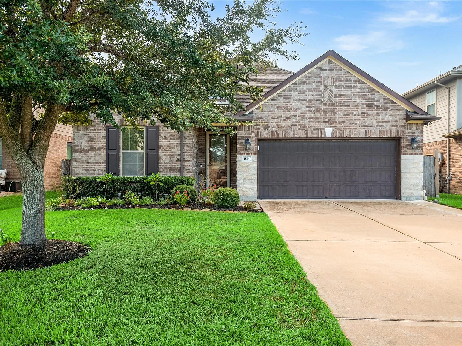 3 bed, 2.0 bath, 2420 sqft, $3,250 — Photo 4