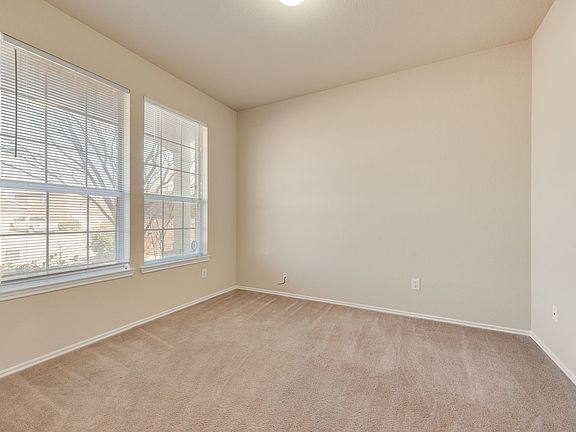 5th image of 2048 Gardenia Dr
