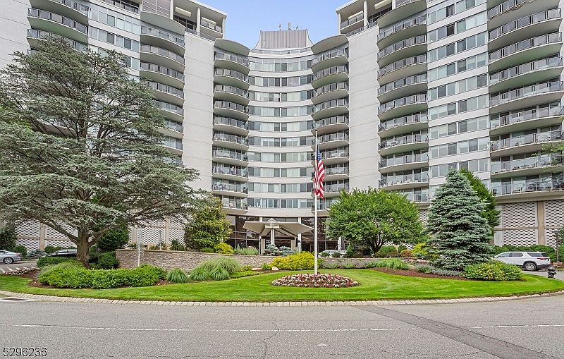 1 Claridge Dr UNIT 413, Verona, NJ 07044 | Zillow