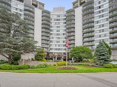 1 Claridge Dr UNIT 413, Verona, NJ, 07044