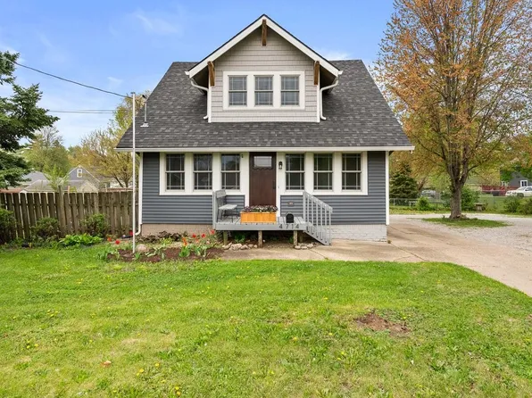 4714 Douglas Ave, Des Moines, IA 50310