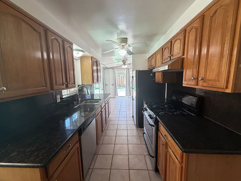 10670 Minette Dr — Photo 11