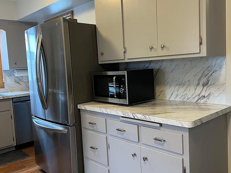 4237 Valley View Rd — Photo 3