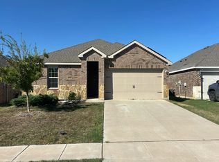 841 Glover Dr, Aubrey, TX 76227