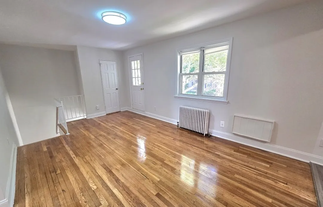 2 bed, 920 sqft, $2,698 — Photo 3