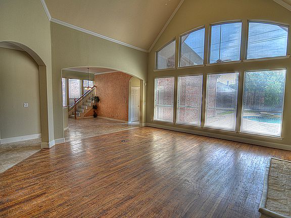 2nd image of 7412 Ivanhoe Dr