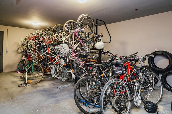 Rented by Nooklyn NYC LLC | media 74